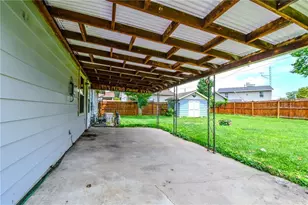 814 Bellows Dr, New Carlisle, OH 45344 - Photo 3