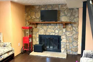 2295 Laurelwood Dr, Columbus, OH 43229 - Photo 9