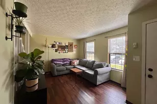 2295 Laurelwood Dr, Columbus, OH 43229 - Photo 3