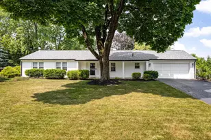 3915 Mountview Rd, Columbus, OH 43220 - Photo 1