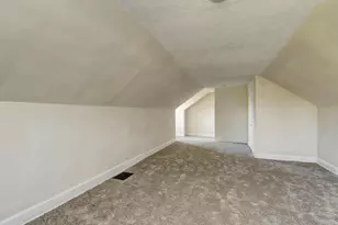 2746 Bulen Ave, Columbus, OH 43207 - Photo 9