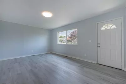 653 S Douglas Avenue, Springfield, OH 45505 - Photo 3