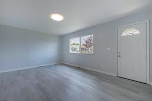653 S Douglas Ave, Springfield, OH 45505 - Photo 3