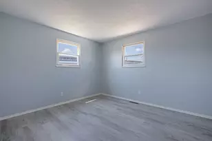 653 S Douglas Ave, Springfield, OH 45505 - Photo 11
