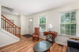 3469 Rosburg Dr, Columbus, OH 43228 - Photo 5