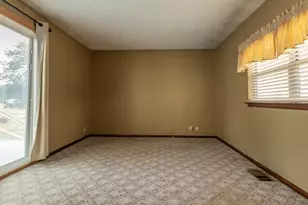 5781 Cincinnati Zanesville Rd NE, Lancaster, OH 43130 - Photo 15