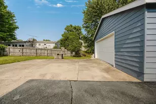 594 Oak Gale Ln, Columbus, OH 43228 - Photo 23