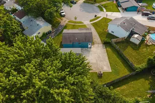 594 Oak Gale Ln, Columbus, OH 43228 - Photo 35