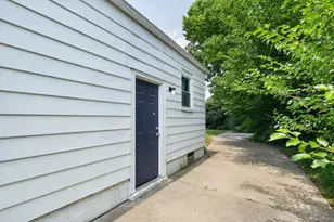 1692 E Kossuth St, Columbus, OH 43206 - Photo 5
