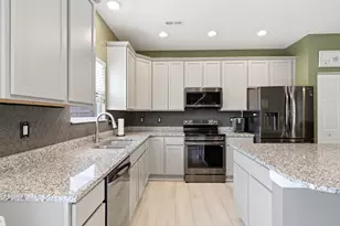 1529 Lewes Castle Dr, Grove City, OH 43123 - Photo 13