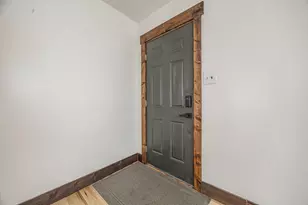 1829 Surrey Pl, Columbus, OH 43219 - Photo 7