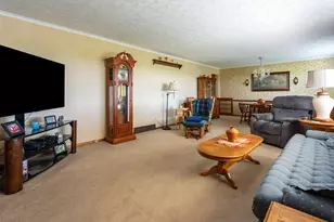 207 Darby Creek Dr, Galloway, OH 43119 - Photo 3