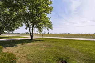 207 Darby Creek Dr, Galloway, OH 43119 - Photo 33