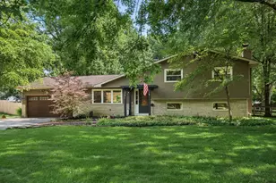 3671 Skyline Dr, Columbus, OH 43235 - Photo 1