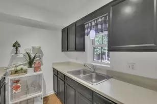 249 E Kossuth St, Columbus, OH 43206 - Photo 13
