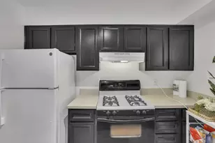 249 E Kossuth St, Columbus, OH 43206 - Photo 17