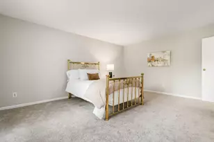 911 Manor Ln, Columbus, OH 43221 - Photo 21