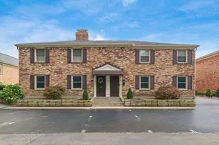 911 Manor Ln, Columbus, OH 43221 - Photo 1
