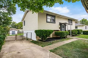 450 Flintwood Dr, Columbus, OH 43230 - Photo 1