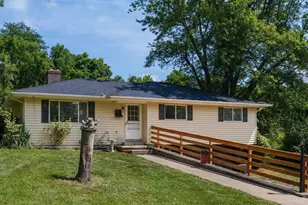 18 Pine Village Dr, Granville, OH 43023 - Photo 1