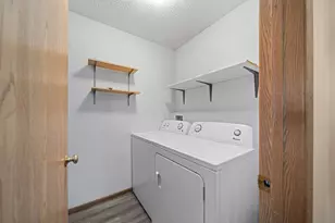534 Rockets St, Galloway, OH 43119 - Photo 9