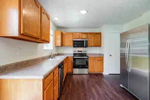 8245 Crete Ln, Blacklick, OH 43004 - Photo 5