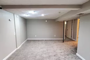 1911 Brentnell Ave, Columbus, OH 43219 - Photo 13
