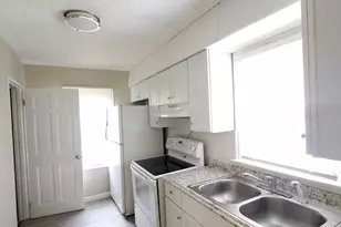 1911 Brentnell Ave, Columbus, OH 43219 - Photo 5