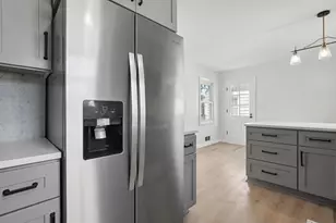 3466 Maize Rd, Columbus, OH 43224 - Photo 9