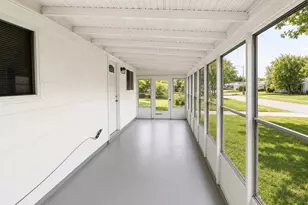 3049 Durham Dr, Columbus, OH 43207 - Photo 3