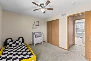 1098 Wesley Dr, London, OH 43140 - Photo 11