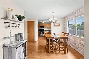 1098 Wesley Dr, London, OH 43140 - Photo 7
