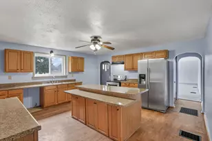 1091 Musselman Dr, Zanesville, OH 43701 - Photo 11