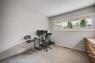 880 Mark Pl, Columbus, OH 43204 - Photo 13