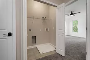2859 Acarie Dr, Columbus, OH 43219 - Photo 25