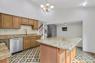 3350 Sycamore Knoll Dr, Columbus, OH 43219 - Photo 17