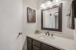 2818 Avati Dr, Columbus, OH 43207 - Photo 19