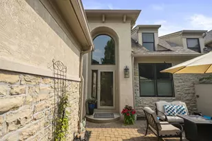 4922 Stonehaven Dr, Upper Arlington, OH 43220 - Photo 3