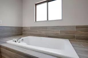 7961 Pinehill Rd, Lewis Center, OH 43035 - Photo 21