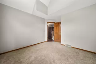 13042 Heatherstone Cir, Pickerington, OH 43147 - Photo 9