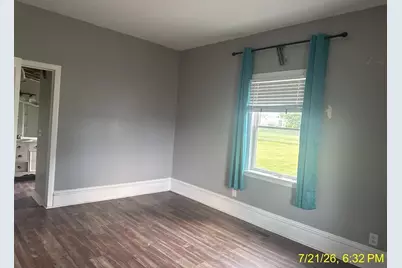 121 W Center Street, London, OH 43140 - Photo 5