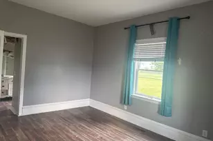 121 W Center St, London, OH 43140 - Photo 5