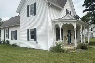 121 W Center St, London, OH 43140 - Photo 1