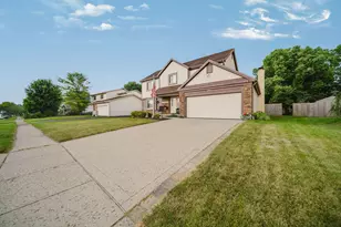 2445 Clover Blossom Ct, Grove City, OH 43123 - Photo 3