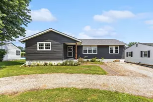 11882 16th Rd SW, Stoutsville, OH 43154 - Photo 1