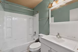 2405 Lindale Rd, Columbus, OH 43224 - Photo 13