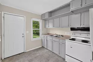 2798 Hiawatha St, Columbus, OH 43211 - Photo 5