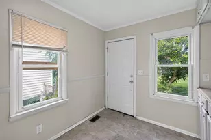 2798 Hiawatha St, Columbus, OH 43211 - Photo 3