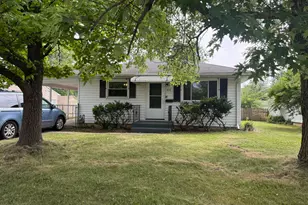 858 W Stephen Dr W, Columbus, OH 43204 - Photo 1