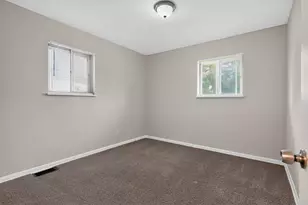 858 W Stephen Dr W, Columbus, OH 43204 - Photo 27
